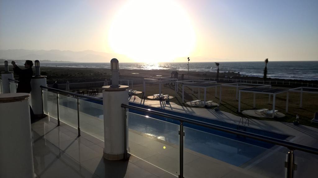Aphrodite Beachfront Penthouse Apartment Ghaziveran Екстер'єр фото