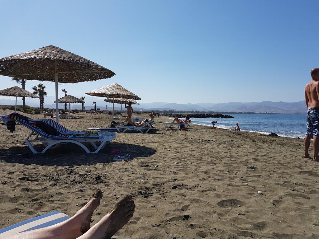 Aphrodite Beachfront Penthouse Apartment Ghaziveran Екстер'єр фото