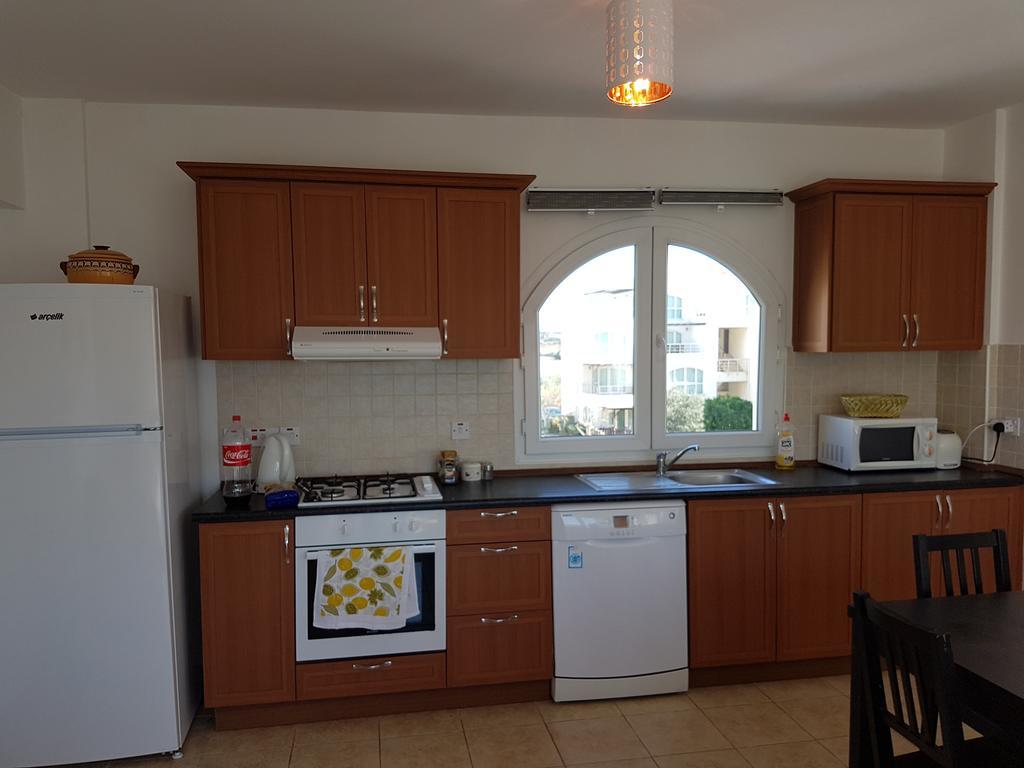 Aphrodite Beachfront Penthouse Apartment Ghaziveran Екстер'єр фото
