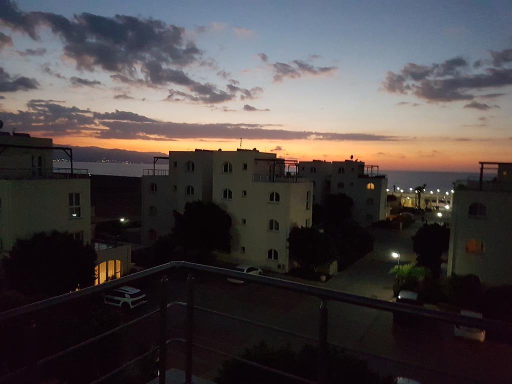 Aphrodite Beachfront Penthouse Apartment Ghaziveran Екстер'єр фото