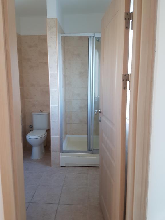 Aphrodite Beachfront Penthouse Apartment Ghaziveran Екстер'єр фото